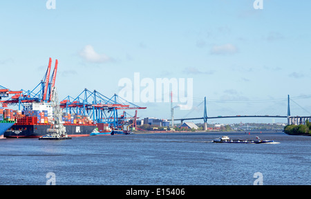 Container terminal Altenwerder (CTA), Ponte Koehlbrand, Amburgo, Germania Foto Stock