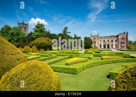 Giardini formali a: Elvaston Castle nel Derbyshire, England Regno Unito Foto Stock