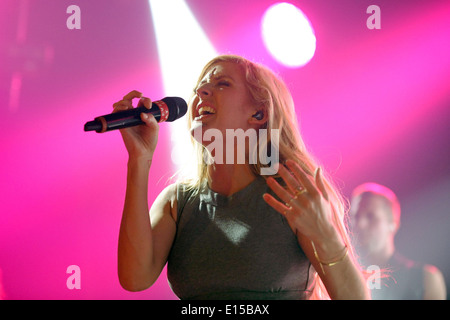 Ellie Goulding esegue al 2014 musica canadese Settimana di FanFest a Kool Haus a Toronto. Foto Stock