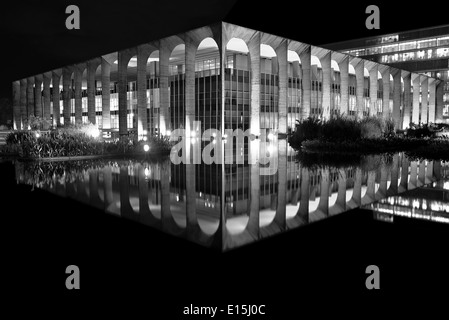 Il Brasile, Brasilia: Itamaraty Palace nella versione in bianco e nero Foto Stock