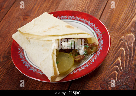 Meorav Yerushalmi - Gerusalemme grigliate miste.una grigliata di carne considerata una specialità di Gerusalemme, Israele. Foto Stock