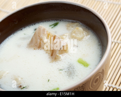 New England clam chowder con Ippoglosso atlantico Foto Stock