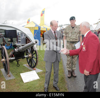 Exeter, Devon, Regno Unito, 23 maggio 2014. La Contea di Devon Visualizza il Duca di Kent incontra membro della Devonport campo di pistola associazione. Credito: Anthony Collins/Alamy Live News Foto Stock