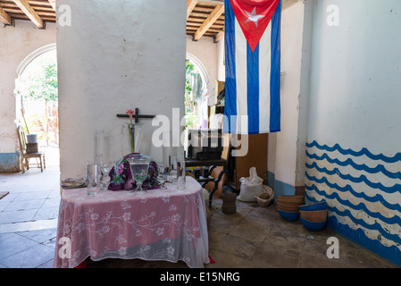 Santeria, sincretiche religione dell Africa occidentale e di origine caraibica influenzata da syncretized e Cattolicesimo romano, Trinidad, Cuba Foto Stock