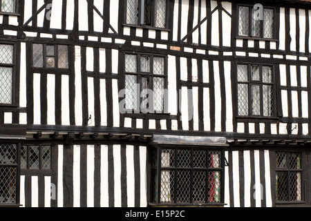 Xv secolo in bianco e nero graticcio gli ospizi di carità in Church Street, Stratford-upon-Avon Foto Stock