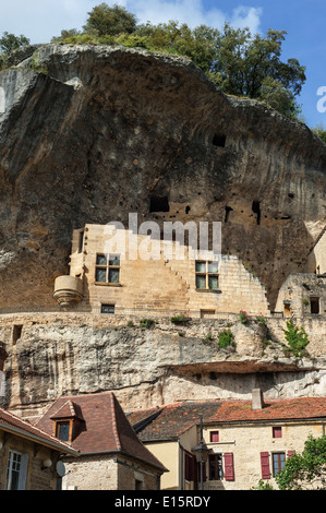 Château de Tayac, la parte di alloggiamento del Musée national de Préhistoire, Eyzies-de-Tayac, Dordogne, Francia Foto Stock