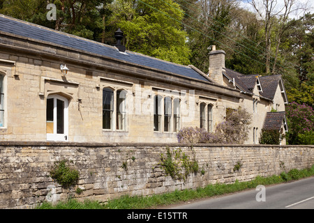 Il vecchio auletta scuola scuola e casa che Laurie Lee ha partecipato nel villaggio Costwold di Slad, GLOUCESTERSHIRE REGNO UNITO Foto Stock