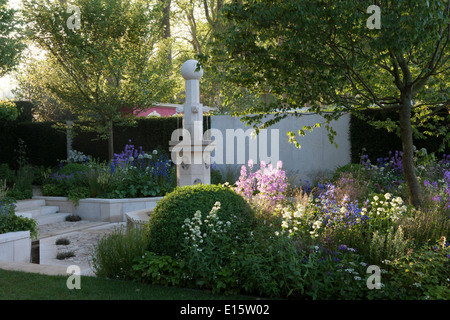 RHS Chelsea flower show 2014 M&G progettista di giardini Cleve West medaglia d'oro Foto Stock