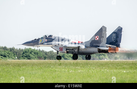 Mikojan-Gurewitsch MiG-29A (fulcro) polacca della Air Force durante l'avvio. Foto Stock