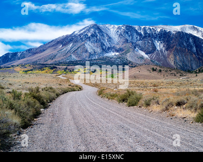 Strada in giugno laghi Loupe. Sierra Nevada, in California Foto Stock