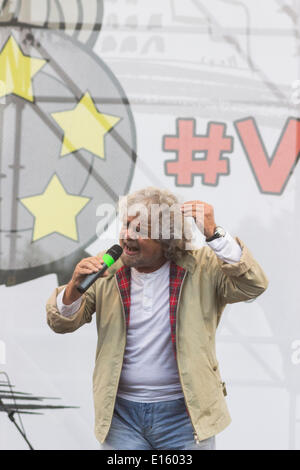 Roma, Italia. 23 Maggio, 2014. Chiusura della campagna elettorale europea per il movimento a 5 stelle in Roma, Italia Credito: Francesco Gustincich/Alamy Live News Foto Stock