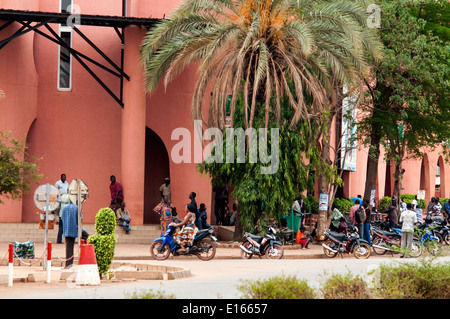 Avenue Kwame Nkruma, Ouagadougou, Burkina Faso Foto Stock