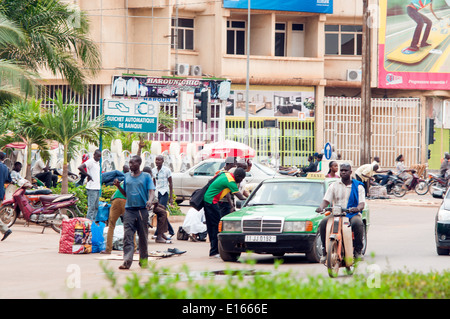 Avenue Kwame Nkruma, Ouagadougou, Burkina Faso Foto Stock