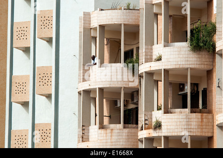 Architettura moderna in Avenue Kwame Nkruma, Ouagadougou, Burkina Faso Foto Stock