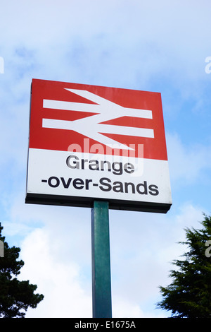 Segno per Grange-Over-Sands stazione ferroviaria, Cumbria, England, Regno Unito Foto Stock