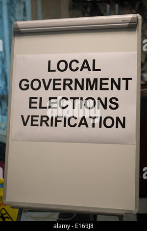 Belfast, Regno Unito 23 maggio 2014 il governo locale Verifica credito Stand: Bonzo Alamy/Live News Foto Stock