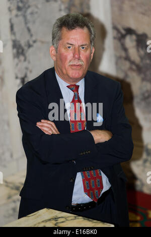 Belfast, Regno Unito 23 maggio 2014 Alban McGuinness dal SDLP a livello locale di governo Elezioni in Belfast Credit: Bonzo Alamy/Live News Foto Stock