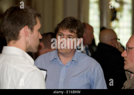 Belfast, Regno Unito 23 maggio 2014 Bill Manwaring dall'Irlanda del Nord i conservatori del partito al governo locale elezioni in Belfast Credit: Bonzo Alamy/Live News Foto Stock