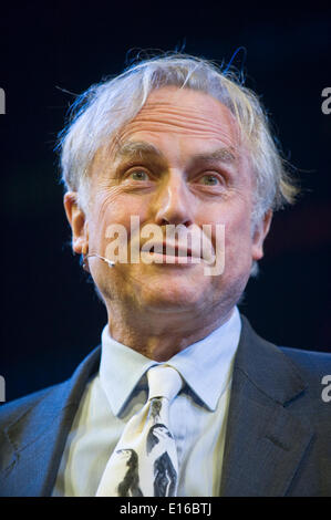 Genetista Richard Dawkins parla di " realizzazione di uno scienziato in scena a Hay Festival 2014 ©Jeff Morgan Foto Stock