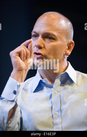 Tony Fadell, creatore dell'iPod, parlando sul palco a Hay Festival 2014 ©Jeff Morgan Foto Stock