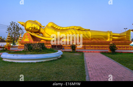 Buddha reclinato in Laos Foto Stock