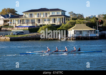 Sydney Australia,Porto,porto,acqua,Fiume Parramatta,Abbotsford,scultura,canottaggio,barca,uomo uomo maschio,squadra,AU140311142 Foto Stock