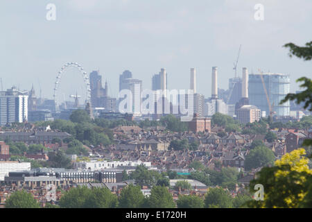 Londra, Regno Unito. Il 25 maggio 2014. Una vista della capitale su un soleggiato banca credito vacanze: amer ghazzal/Alamy Live News Foto Stock