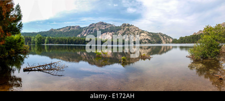 Foret de l'Ospedale panorama con riflesso nell'acqua Foto Stock