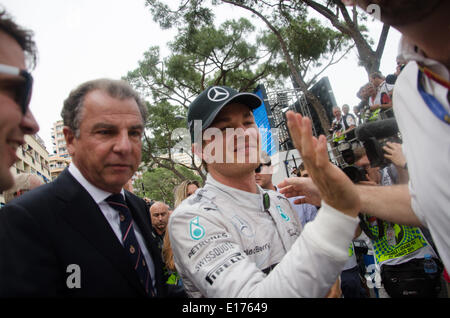 Monte Carlo, 25 maggio, 2014. Nico Rosberg festeggia conquistando il Monaco Formula 1 Grand Prix, Monte Carlo. Credito: Kevin Bennett/Alamy Live News Foto Stock