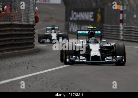 Monte Carlo, Monaco. 25 Maggio, 2014. NICO ROSBERG della Germania e la Mercedes AMG Petronas F1 Team rigidi durante il Grand Prix di Formula 1 di Monaco 2014 in Monte Carlo, Monaco. Credito: James Gasperotti/ZUMA filo/ZUMAPRESS.com/Alamy Live News Foto Stock
