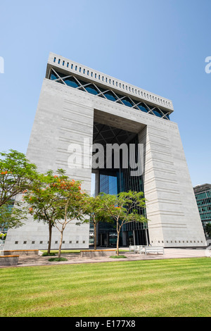 Vista del cancello al DIFC Centro Finanziario Internazionale di Dubai (Free zone) nel quartiere finanziario di Dubai Emirati Arabi Uniti Foto Stock