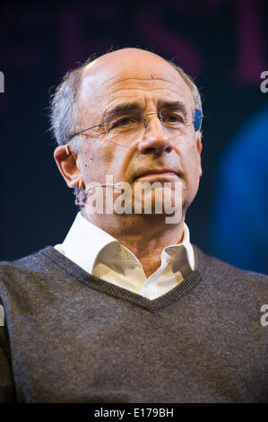 Brian Leveson Presidente del Queen's Bench Division intervenendo sul tema "Il ruolo del giudice' a Hay Festival 2014 ©Jeff Morgan Foto Stock