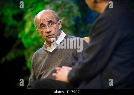 Brian Leveson Presidente del Queen's Bench Division intervenendo sul tema "Il ruolo del giudice' a Hay Festival 2014 ©Jeff Morgan Foto Stock