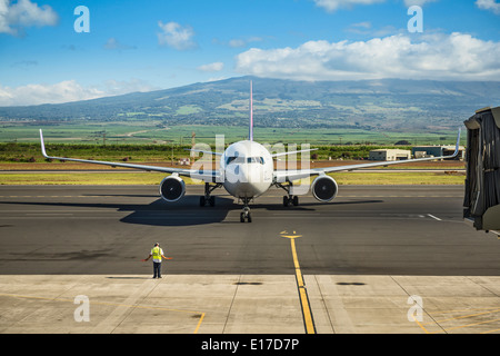 Hawaiian Airlines Boeing aereo presso l'Aeroporto di Kahului in Maui. Foto Stock