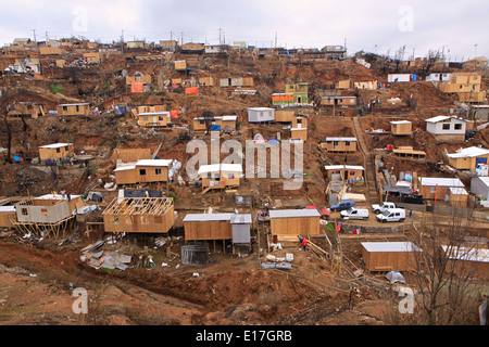 Valparaiso, dopo il grande incendio, la ricostruzione delle abitazioni Cile 2014 Foto Stock