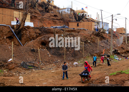 Valparaiso, dopo il grande incendio, la ricostruzione delle abitazioni Cile 2014 Foto Stock