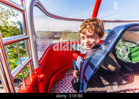 Miss del coniglio volo in elicottero ride, Peppa Pig Mondo, Paultons Park, Romsey Southampton, Inghilterra, Regno Unito. Foto Stock