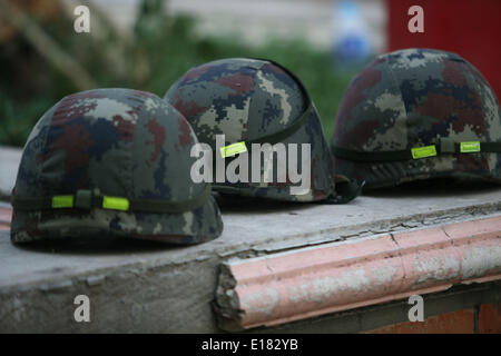 Chiang Mai, Thailandia. 26 Maggio, 2014. Testa-marcia di soldati su una base dell esercito in Chiang Mai Thailandia Credito: Rohan Radheya/ZUMAPRESS.com/Alamy Live News Foto Stock