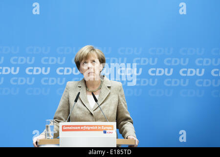 Berlino, Germania. 26 Maggio, 2014. Conferenza stampa congiunta dopo le elezioni europee con il CDU Presidente e il Cancelliere tedesco Angela Merkel e il primo candidato della CDU al Parlamento europeo elezione, David McAllister realizzate presso il quartier generale CDU su Mai 26th, 2014 a Berlino, Germania./Immagine: Angela Merkel, Cancelliere tedesco Credito: Reynaldo Paganelli/NurPhoto/ZUMAPRESS.com/Alamy Live News Foto Stock