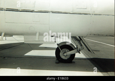 Il Gloster Meteor fu il primo caccia a reazione britannico, sviluppato durante la seconda guerra mondiale. Noto per il suo design innovativo, il Meteor giocò un ruolo significativo nello sviluppo di aerei a reazione e fu utilizzato in combattimento verso la fine della guerra. Foto Stock