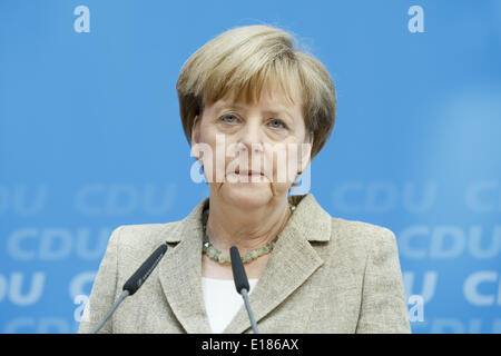 Berlino, Germania. 26 Maggio, 2014. Conferenza stampa congiunta dopo le elezioni europee con il CDU Presidente e il Cancelliere tedesco Angela Merkel e il primo candidato della CDU al Parlamento europeo elezione, David McAllister realizzate presso il quartier generale CDU su Mai 26th, 2014 a Berlino, Germania./Immagine: Angela Merkel, Cancelliere tedesco Credito: Reynaldo Paganelli/NurPhoto/ZUMAPRESS.com/Alamy Live News Foto Stock