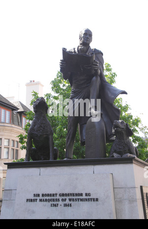 Statua di Sir Robert Grosvenor Belgrave Square Londra Foto Stock