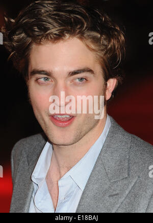 Londra, UK, UK. Xvii Mar, 2010. Robert Pattinson assiste il Regno Unito Premiere di Remember Me a Odeon Leicester Square. © Ferdaus Shamim/ZUMA filo/ZUMAPRESS.com/Alamy Live News Foto Stock