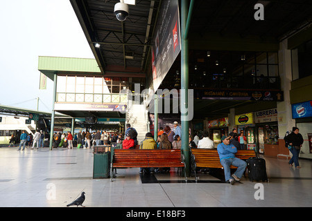 Terminale andenes alameda stazione degli autobus Santiago del Cile Foto Stock