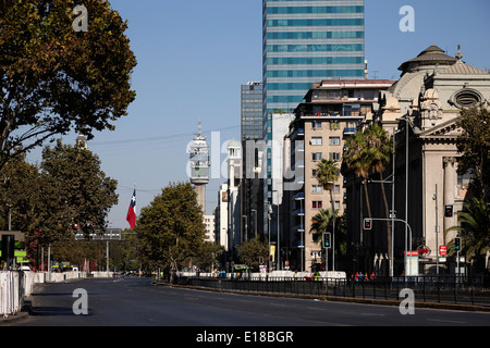Avenida Libertador General bernado O'Higgins downtown Santiago del Cile Foto Stock