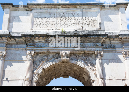 Particolare dell'arco di tito a Roma Foto Stock