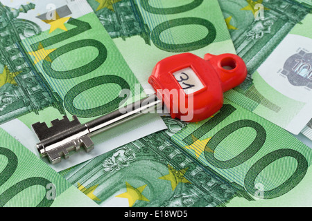 Viele Euro Geldscheine im Tresor Foto Stock