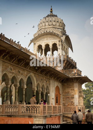 India Rajasthan, Jaipur, Albert Hall Museum esterno, Indo Saracenic, Mughal cupola di stile Foto Stock