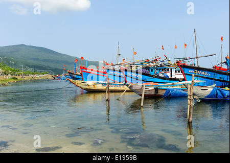 Il vietnamita di barche da pesca Foto Stock