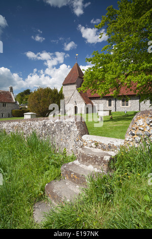 Tutti i Santi la Chiesa nella frazione di West Dean vicino a Seaford in East Sussex Foto Stock